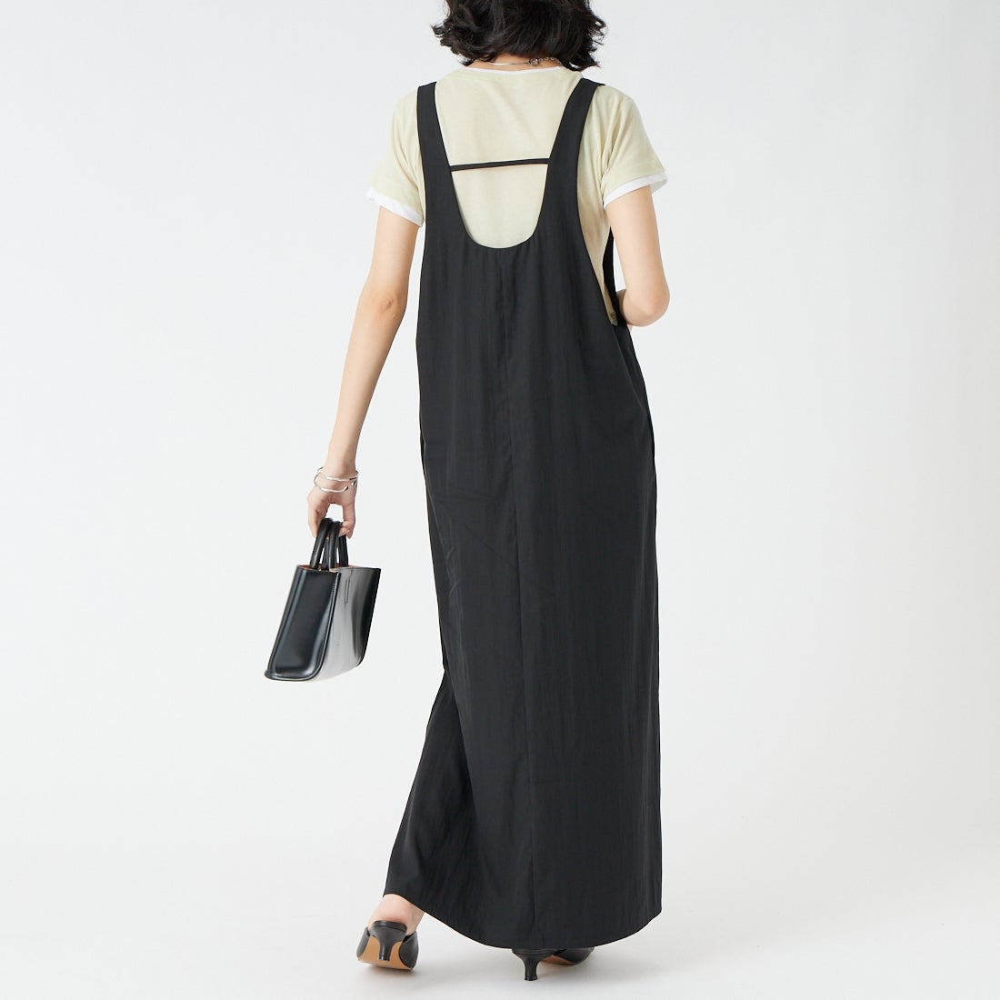 CHIGNON [シニヨン] クリーンフォルムワンピース [5563-635MK] BLACK &&モデル身長：162cm 着用サイズ：F&&