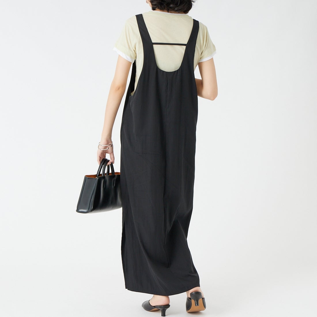 CHIGNON [シニヨン] クリーンフォルムワンピース [5563-635MK] BLACK &&モデル身長：162cm 着用サイズ：F&&