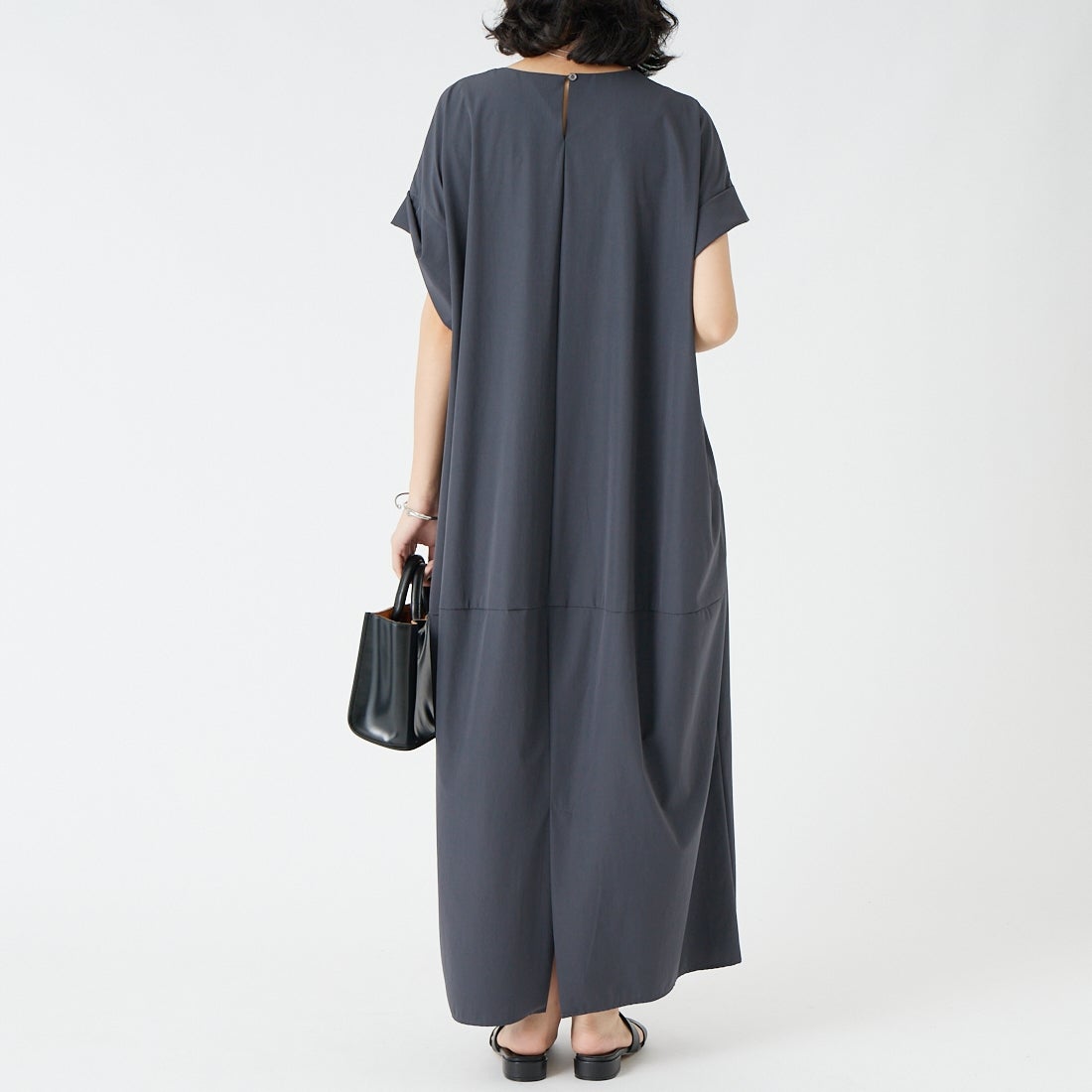 CLOCHE [クロシェ] 接触冷感コクーンワンピース [65285599] ﾁｬｺｰﾙ &&モデル身長：162cm 着用サイズ：F&&