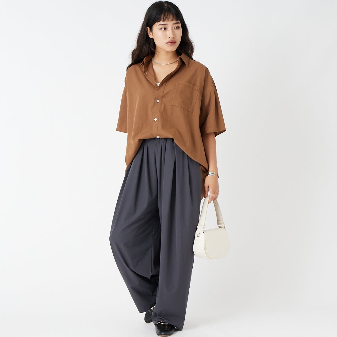 CLOCHE [クロシェ] 接触冷感テーパードタックパンツ [65286523] ﾁｬｺｰﾙ &&モデル身長：162cm 着用サイズ：2&&