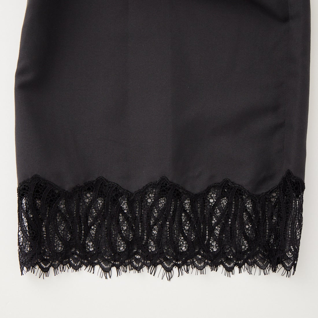 CHIGNON [シニヨン] レースサテンイージーパンツ [3563-682NH] BLACK