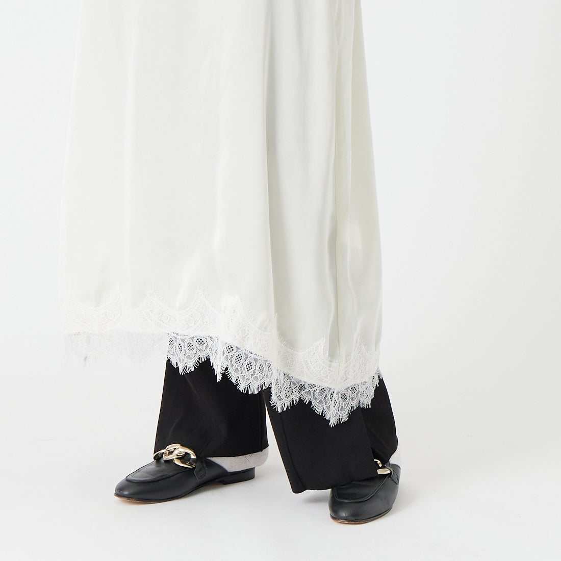 TORRAZZO DONNA [トラッゾドンナ] レースサテンキャミソールドレス [6267-401] 06 O.WHITE &&モデル身長：162cm 着用サイズ：F&&