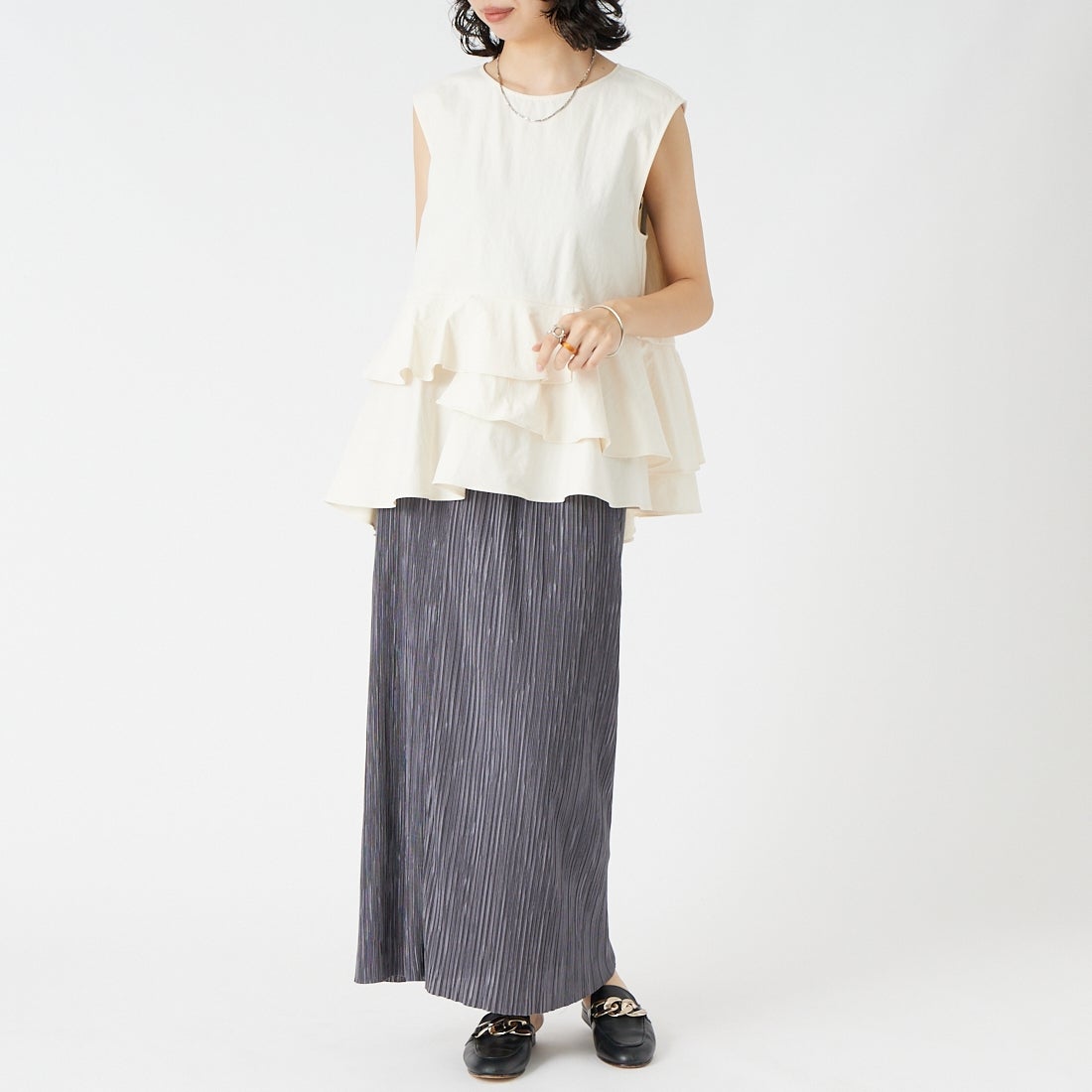 CHIGNON [シニヨン] ソフトタフタペプラムブラウス [1863-603KK] IVORY &&モデル身長：162cm 着用サイズ：F&&