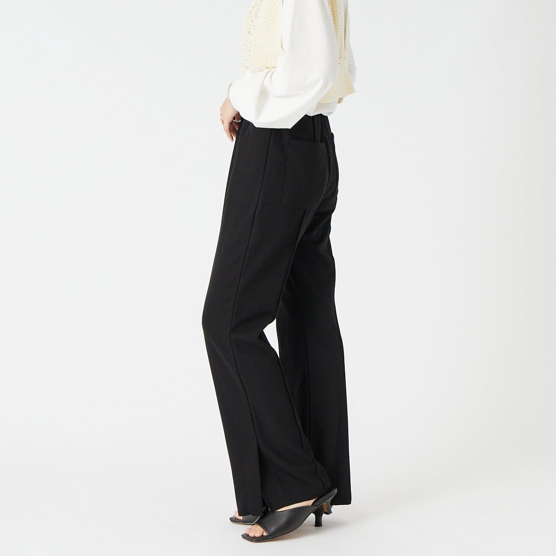 CHIGNON [シニヨン] ソフトリブフレアパンツ [3861-069-2GL] BLACK &&モデル身長：162cm 着用サイズ：38&&