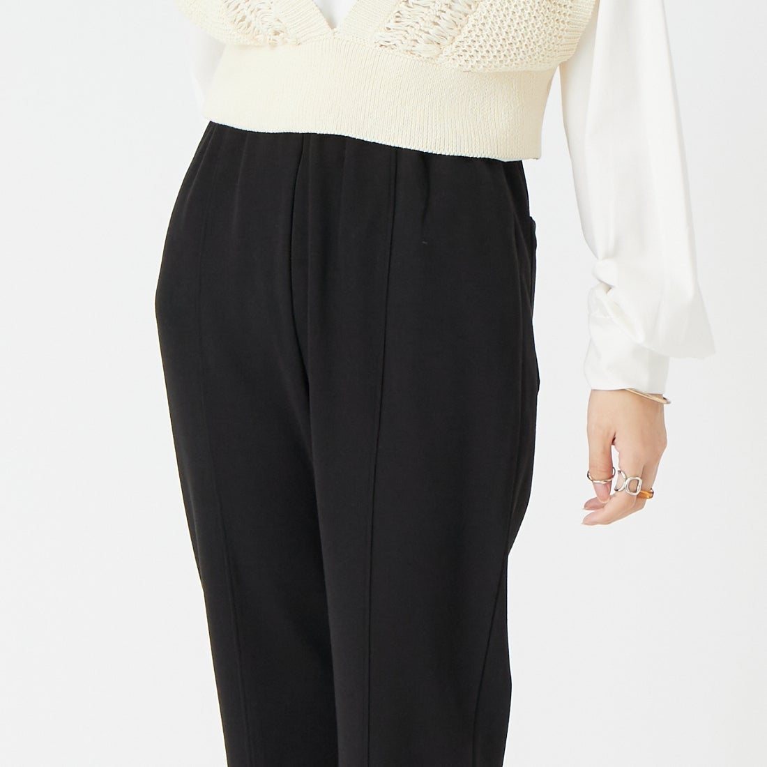 CHIGNON [シニヨン] ソフトリブフレアパンツ [3861-069-2GL] BLACK &&モデル身長：162cm 着用サイズ：38&&