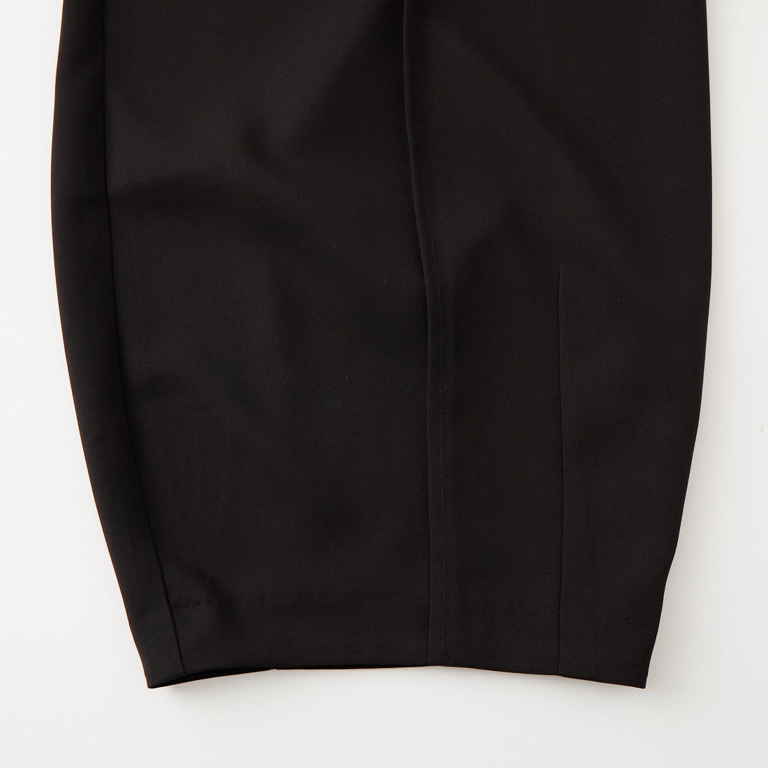 CHIGNON [シニヨン] ドレープコクーンパンツ [3263-625MK] BLACK