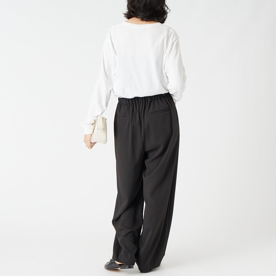 CHIGNON [シニヨン] ドレープコクーンパンツ [3263-625MK] BLACK &&モデル身長：162cm 着用サイズ：38&&