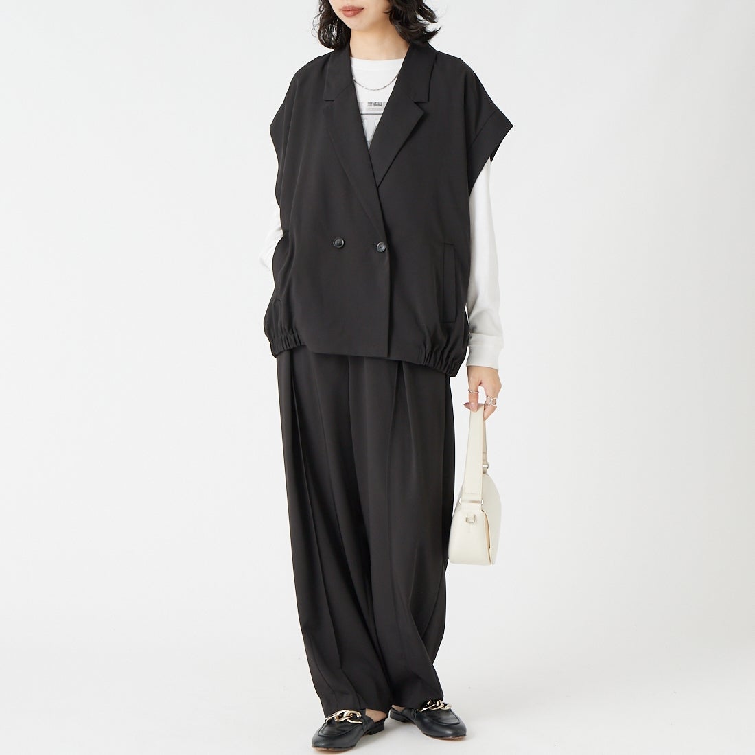 CHIGNON [シニヨン] ドレープコクーンパンツ [3263-625MK] BLACK &&モデル身長：162cm 着用サイズ：38&&