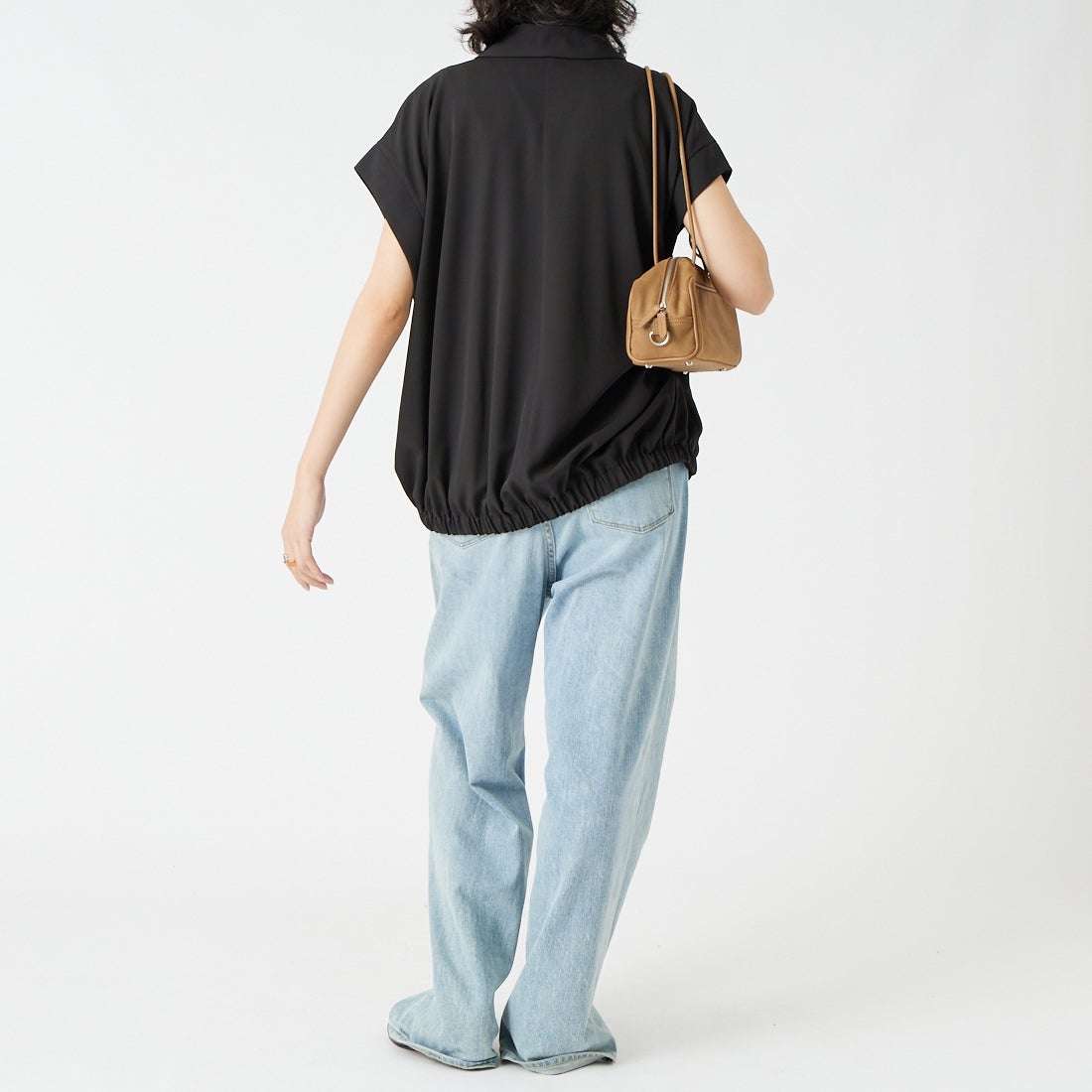 CHIGNON [シニヨン] オーバーフォルムダブルジレ [4263-623MK] BLACK &&モデル身長：162cm 着用サイズ：F&&
