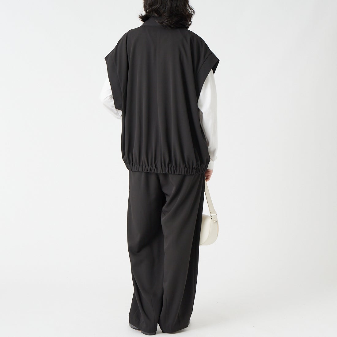 CHIGNON [シニヨン] オーバーフォルムダブルジレ [4263-623MK] BLACK &&モデル身長：162cm 着用サイズ：F&&