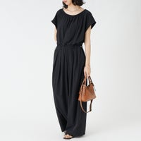 BLACK&&モデル身長：162cm 着用サイズ：F&&