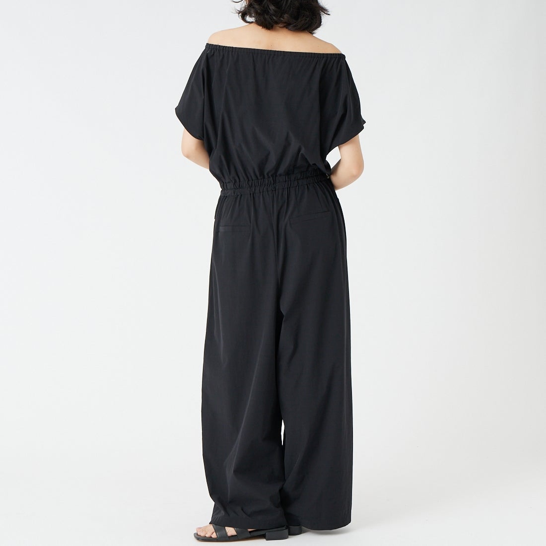 CHIGNON [シニヨン] エアイーズマルチオールインワン [3563-629MK] BLACK &&モデル身長：162cm 着用サイズ：F&&