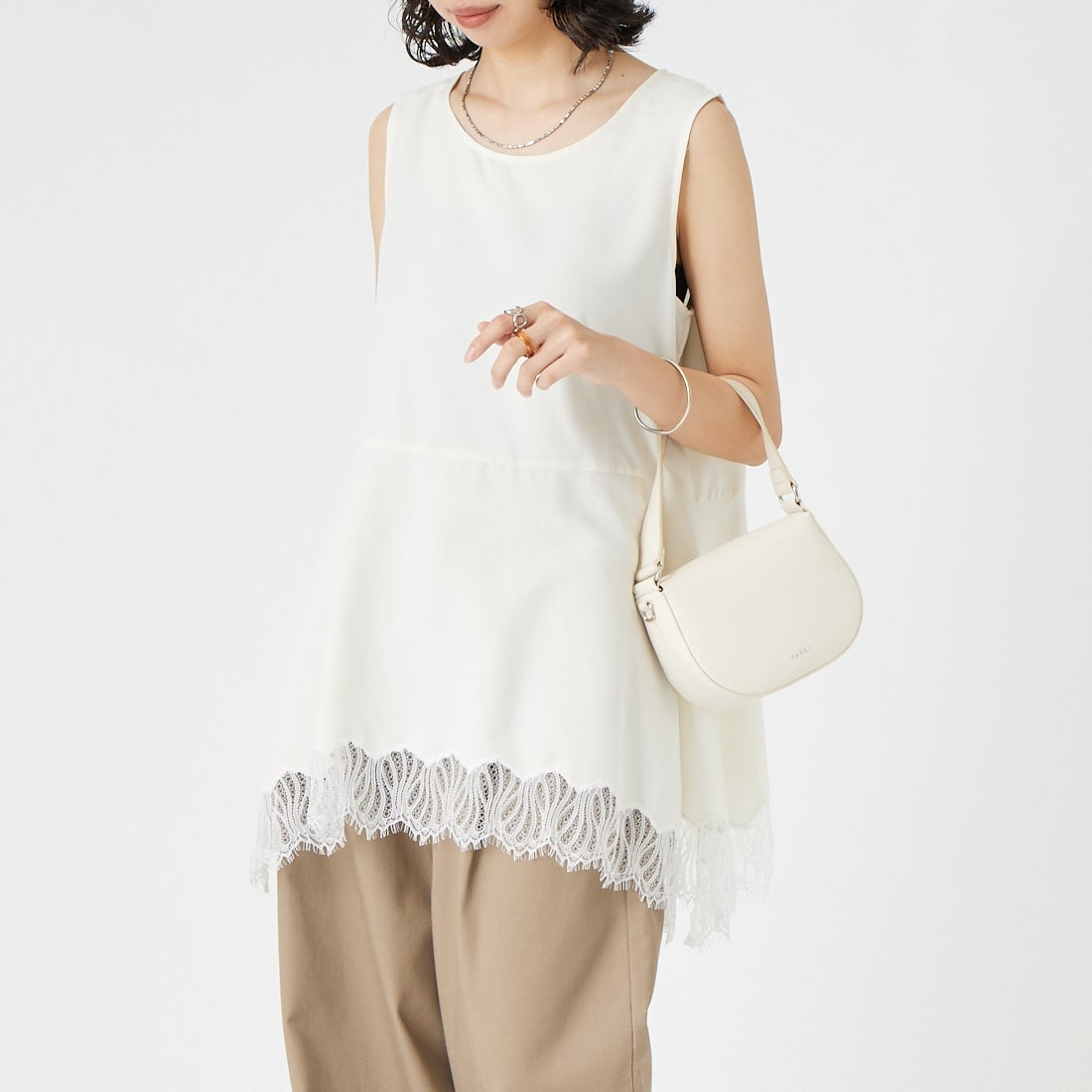 CHIGNON [シニヨン] ヘムレースサテンタンクトップ [1561-061NH
