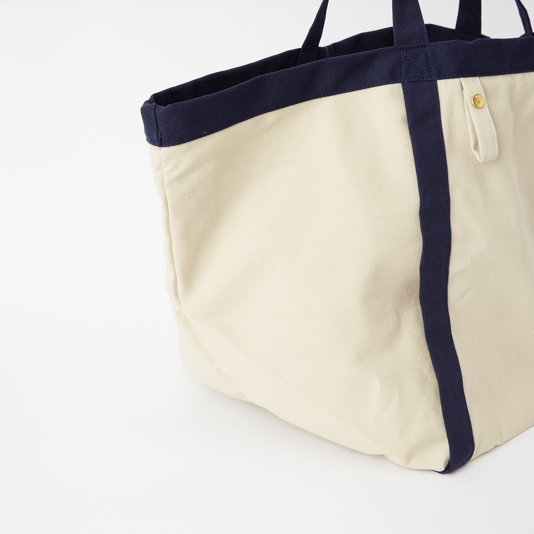 HAY [ヘイ] エブリデイスポーツバッグ M [EVERYDAY-SPORTS-BAG] GREY