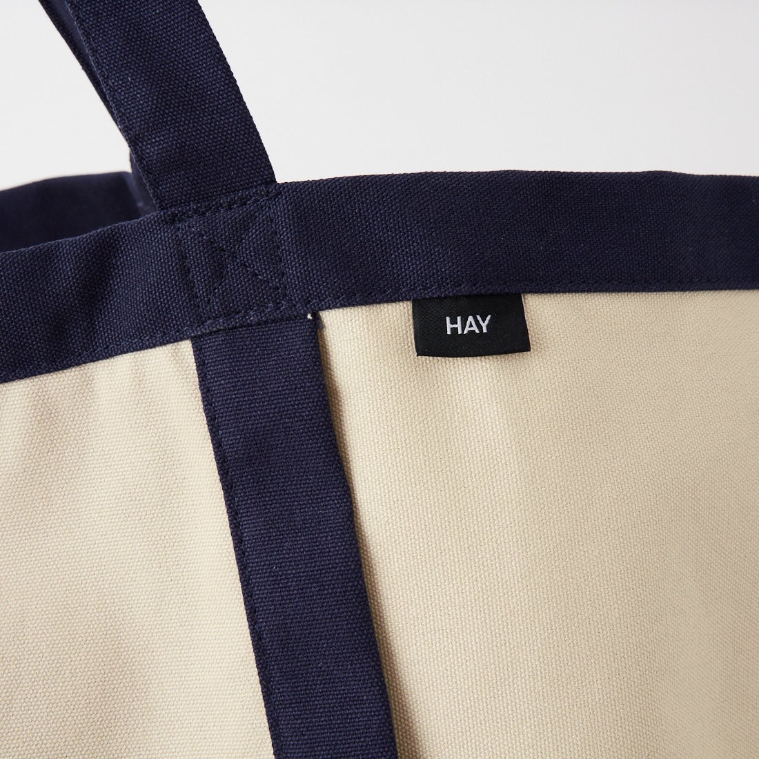 HAY [ヘイ] エブリデイスポーツバッグ M [EVERYDAY-SPORTS-BAG] GREY