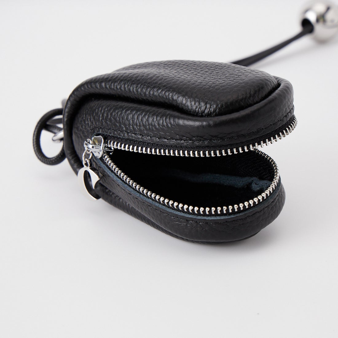 CHIGNON [シニヨン] ポーチネックレス&キーホルダー [0063-739SH] BK/SILVER