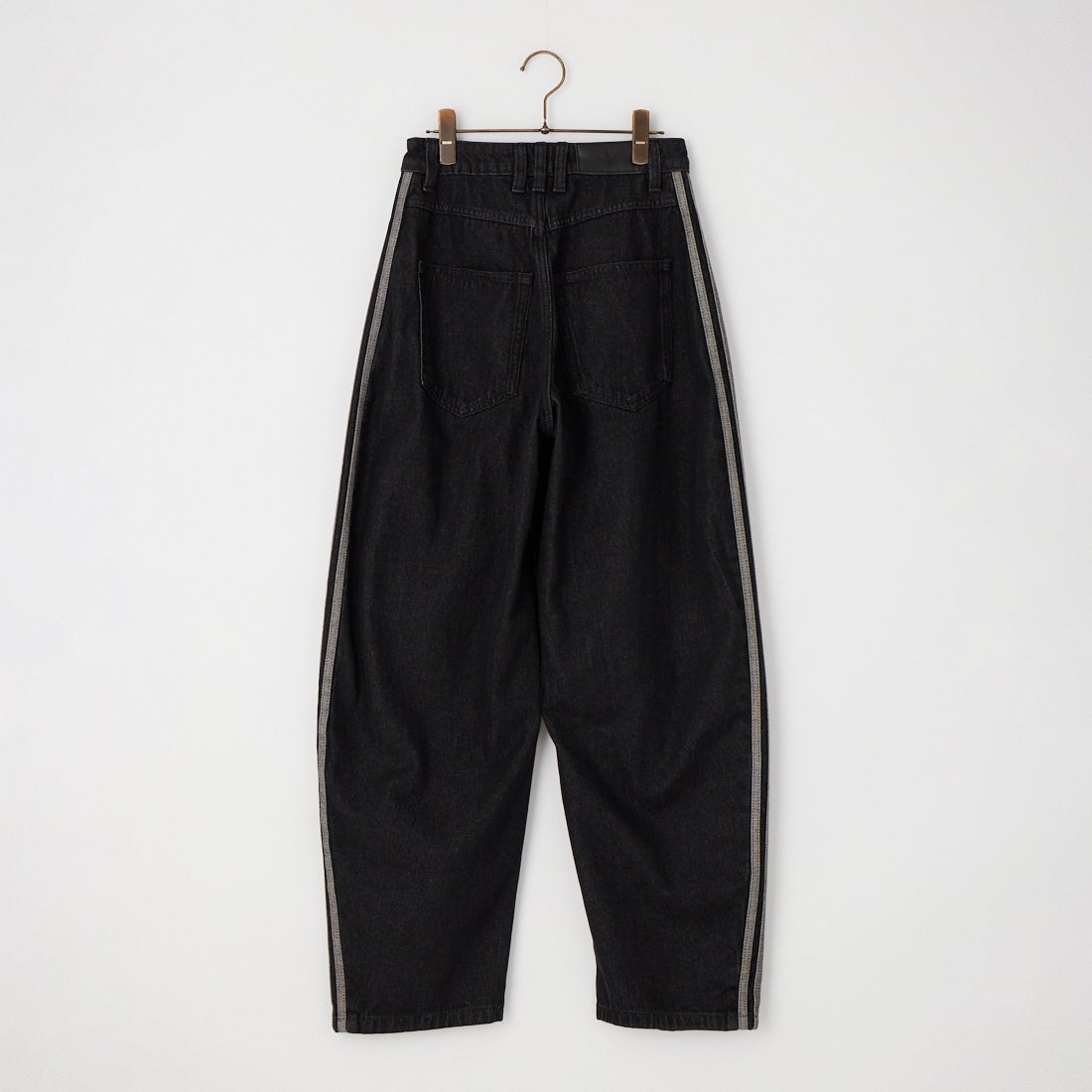 adidas Originals [アディダス オリジナルス] ハイライズバレルレッグデニムパンツ [QA275] KQ6474als [アディダス オリジナルス] ハイライズバレルレッグデニムパンツ [QA275]