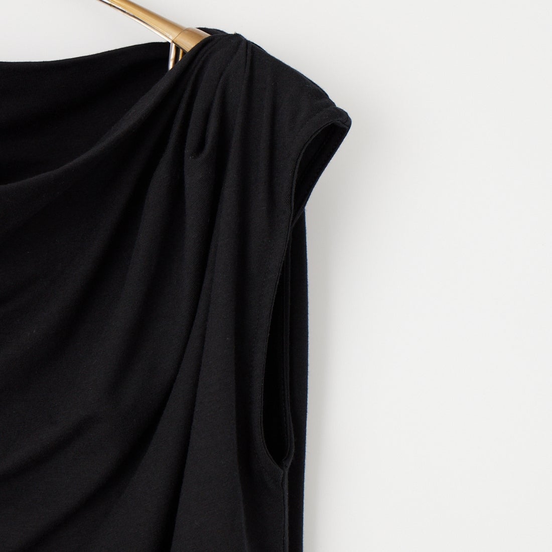 emmi [エミ] ワンショルドレープカットソー [13WCT262064] BLK