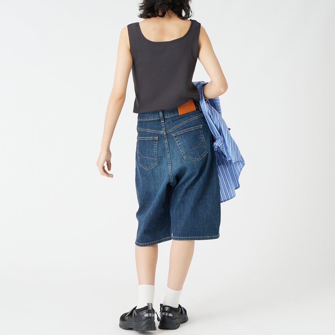 CLOCHE [クロシェ] スクエアニットタンクトップ [65285508] ﾁｬｺｰﾙ &&モデル身長：162cm 着用サイズ：2&&