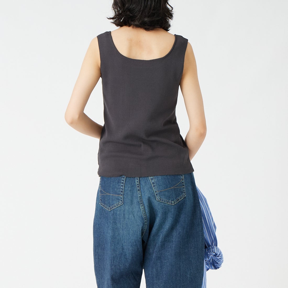 CLOCHE [クロシェ] スクエアニットタンクトップ [65285508] ﾁｬｺｰﾙ &&モデル身長：162cm 着用サイズ：2&&