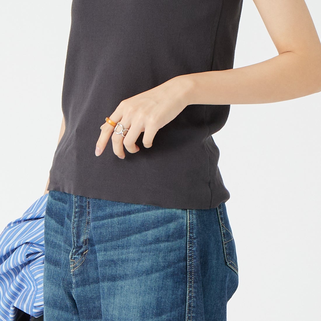 CLOCHE [クロシェ] スクエアニットタンクトップ [65285508] ﾁｬｺｰﾙ &&モデル身長：162cm 着用サイズ：2&&