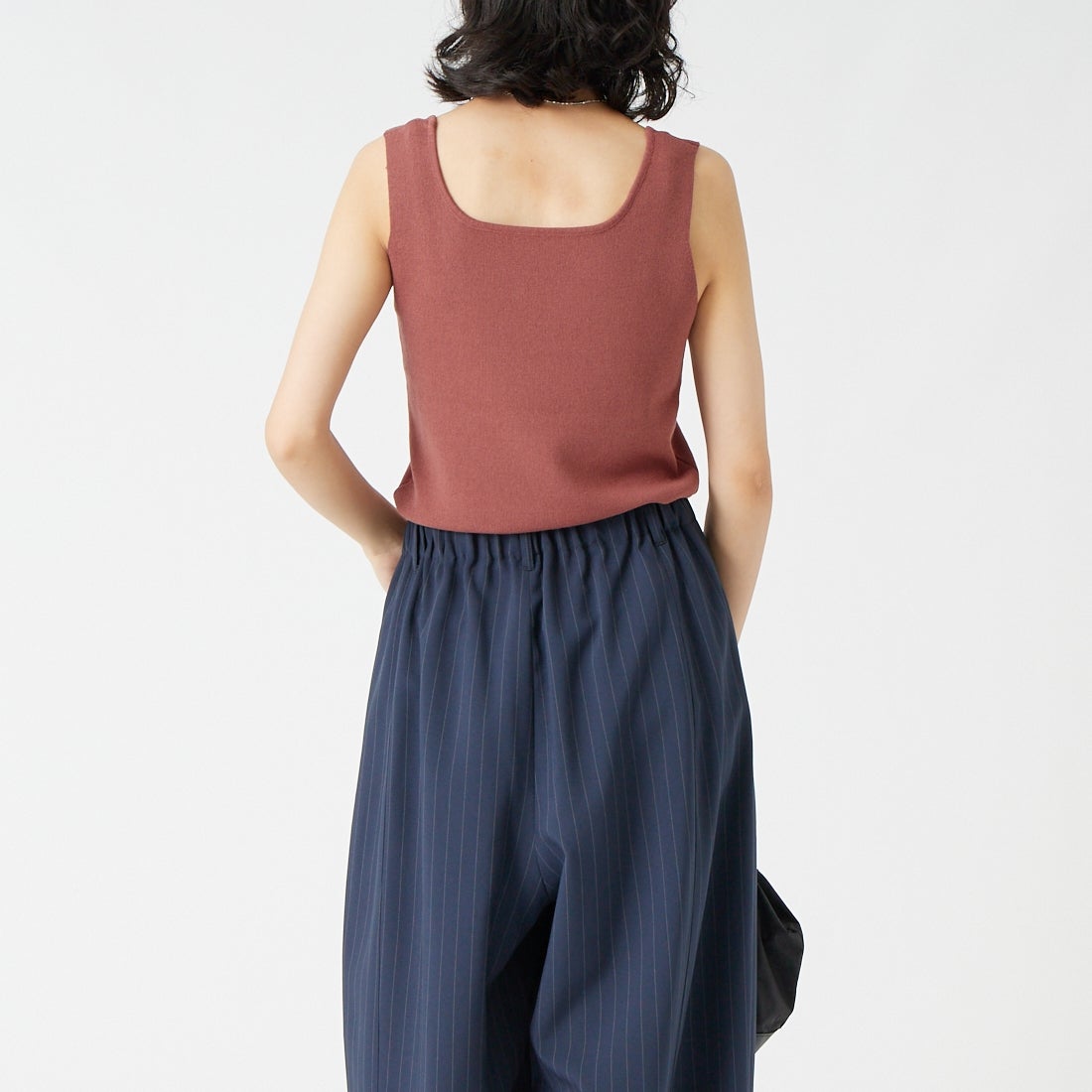 CLOCHE [クロシェ] スクエアニットタンクトップ [65285508]ﾚｯﾄﾞ &&モデル身長：162cm 着用サイズ：2&&