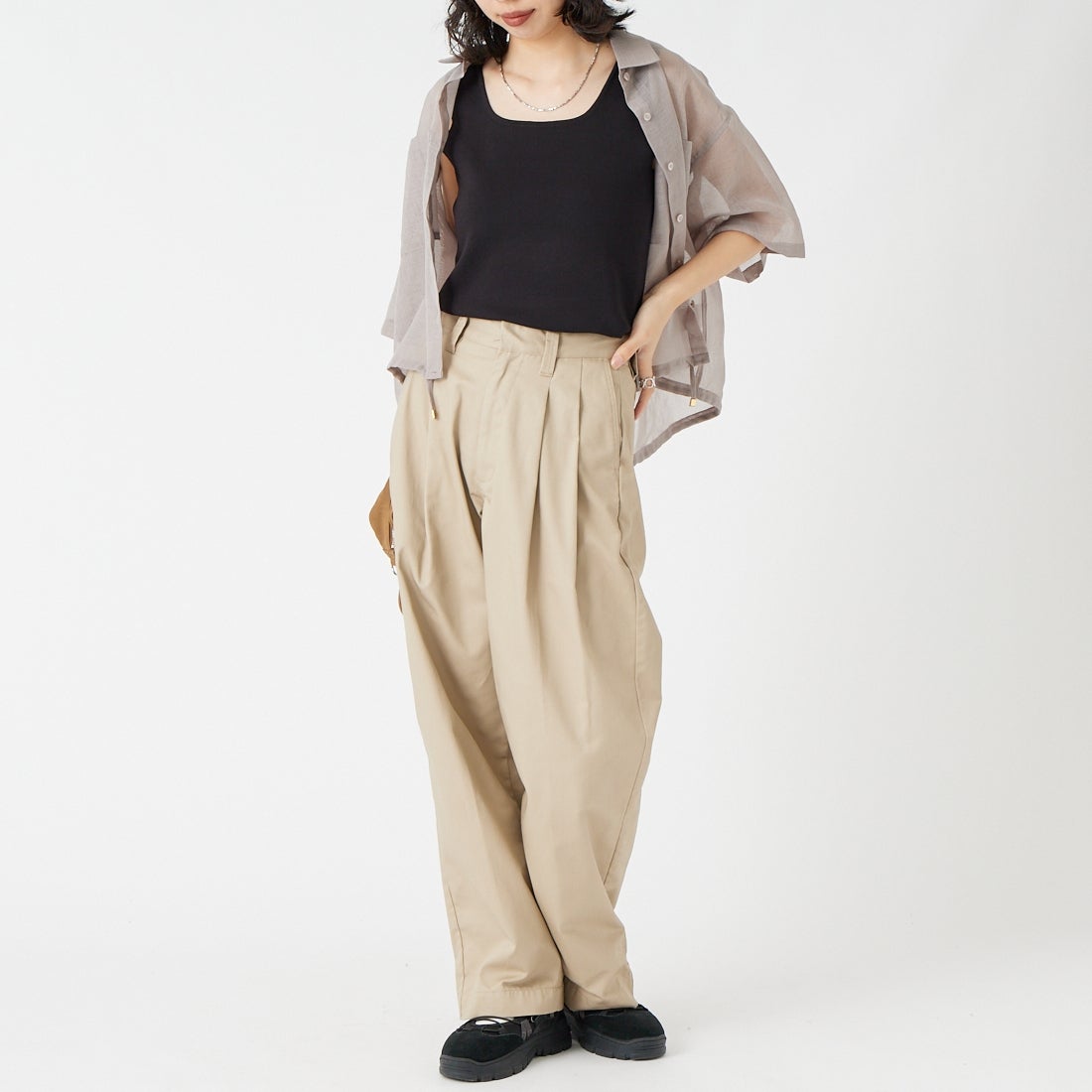 CLOCHE [クロシェ] スクエアニットタンクトップ [65285508]ﾌﾞﾗｯｸ &&モデル身長：162cm 着用サイズ：2&&