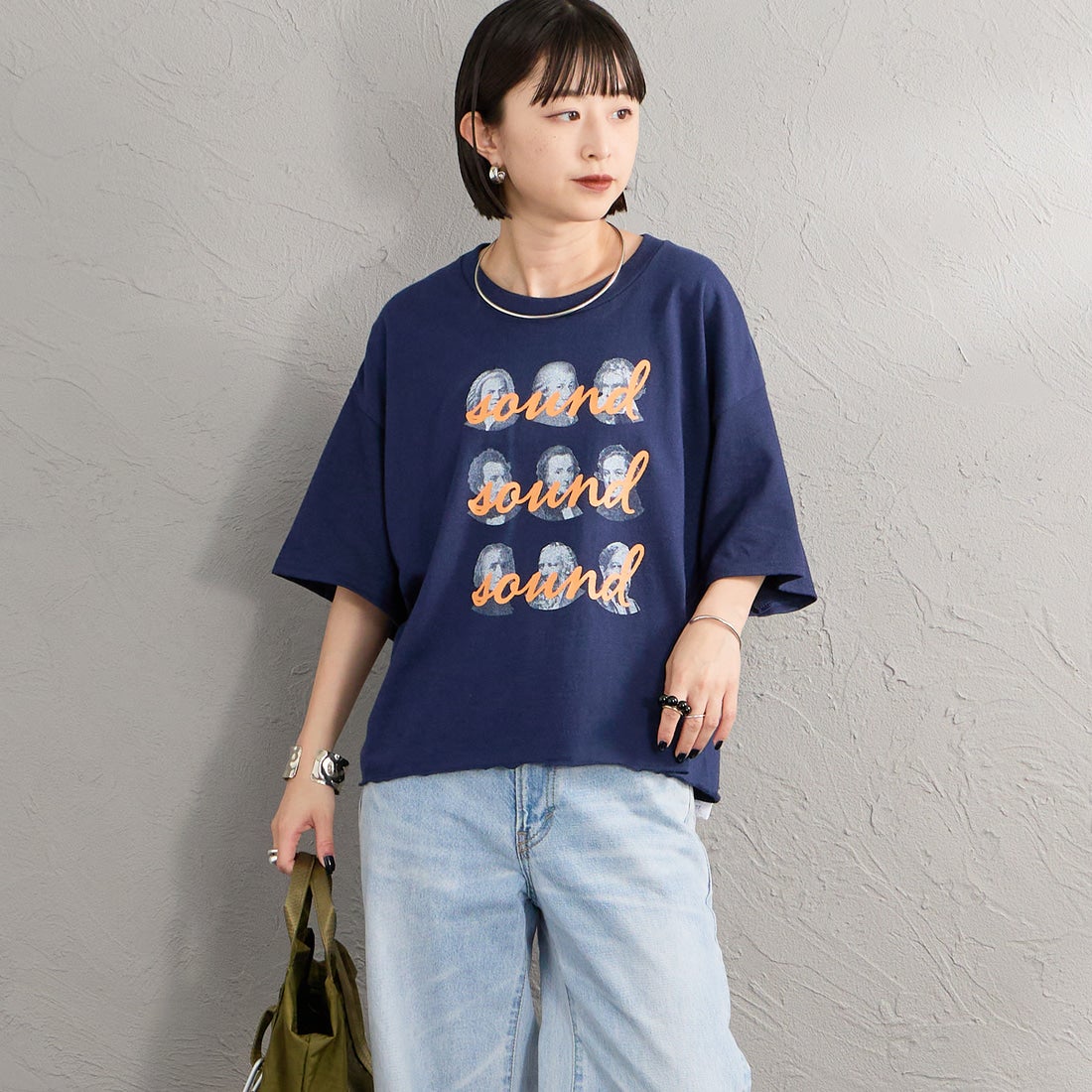 SCREEN STARS [スクリーンスターズ] 別注 偉人プリントTシャツ [26SS-SSBTGRIN-JF] NAVY &&モデル身長：150cm 着用サイズ：F&&