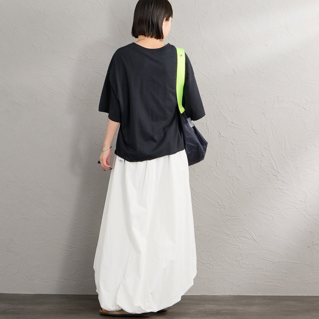 SCREEN STARS [スクリーンスターズ] 別注 偉人プリントTシャツ [26SS-SSBTGRIN-JF] BLACK &&モデル身長：150cm 着用サイズ：F&&