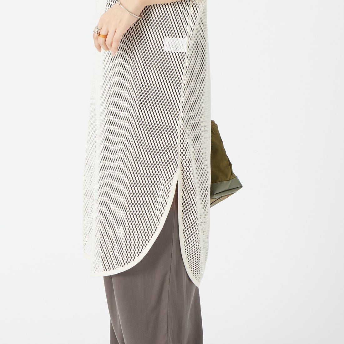 KHA:KI [カーキ] ミリタリーメッシュワンピース [MIL26SOP3106] ECRU &&モデル身長：162cm 着用サイズ：1&&