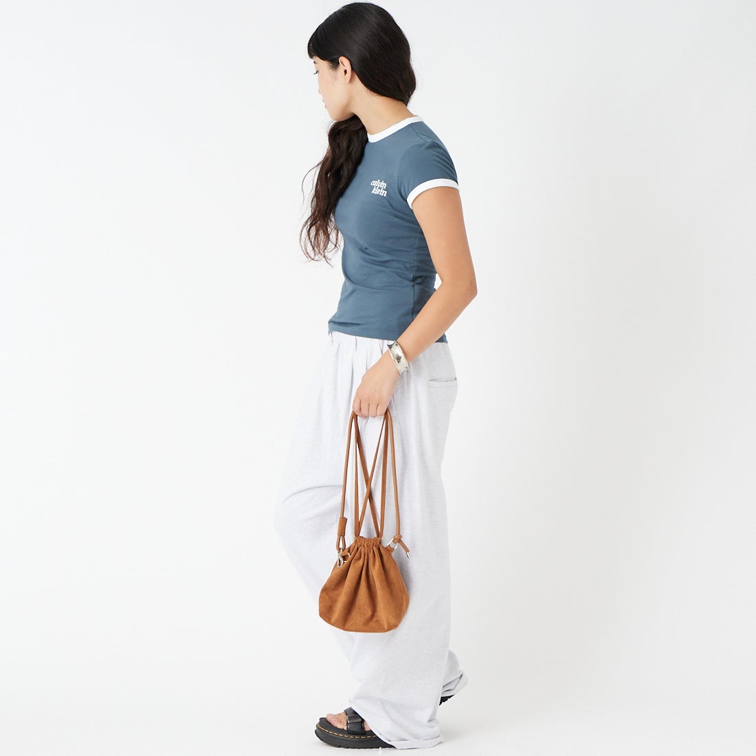 Calvin Klein [カルバンクライン] ショートスリーブ スリムロゴリンガーTシャツ [47G803G] CEG &&モデル身長：162cm 着用サイズ：XS&&