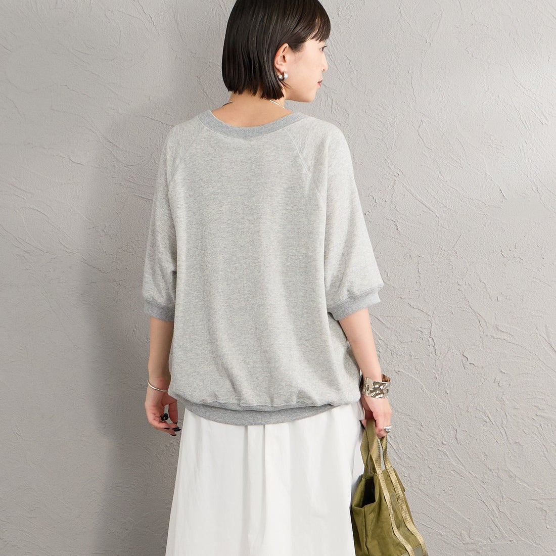 THE SHINZONE [ザ シンゾーン] PEANUTS ハーフスリーブスウェット [26MMSCU17] 06 GRAY &&モデル身長：150cm 着用サイズ：F0&&