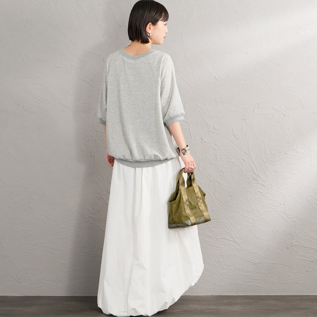 THE SHINZONE [ザ シンゾーン] PEANUTS ハーフスリーブスウェット [26MMSCU17] 06 GRAY &&モデル身長：150cm 着用サイズ：F0&&