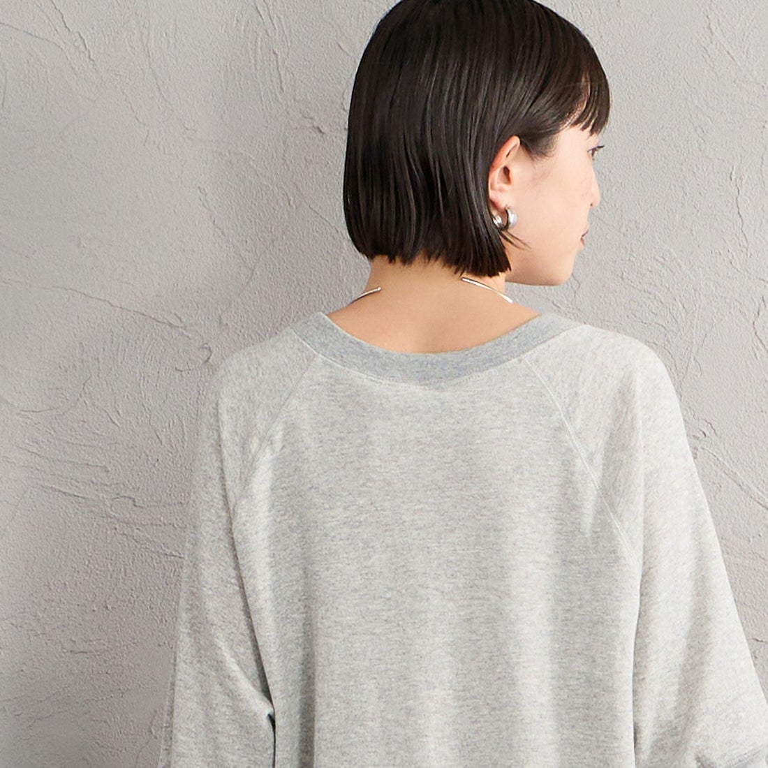 THE SHINZONE [ザ シンゾーン] PEANUTS ハーフスリーブスウェット [26MMSCU17] 06 GRAY &&モデル身長：150cm 着用サイズ：F0&&