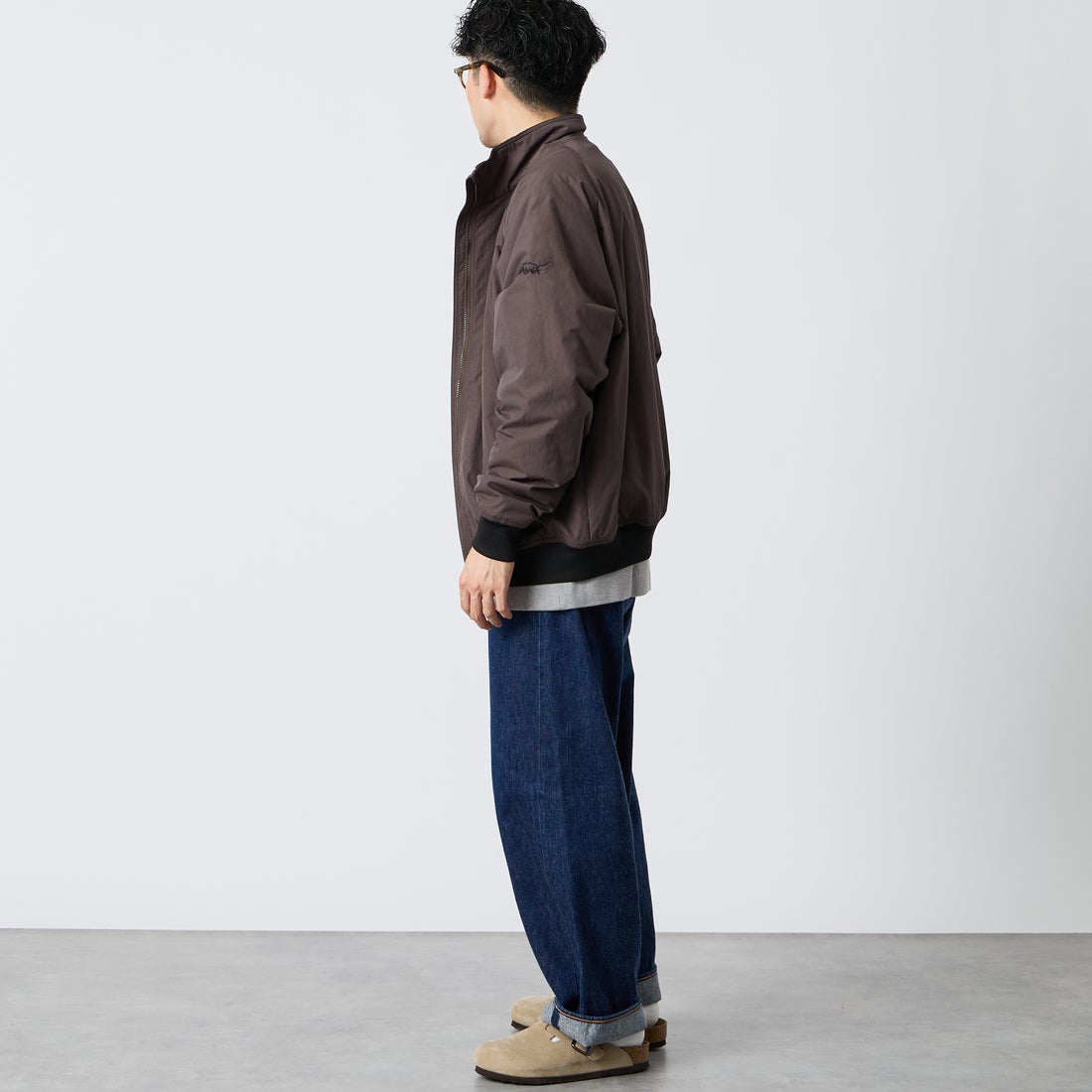 JEANSFACTORY × NANGA [ジーンズファクトリー × ナンガ] 別注 裏フリースブルゾン [NW2609-JF] BROWN &&モデル身長：168cm 着用サイズ：M&&