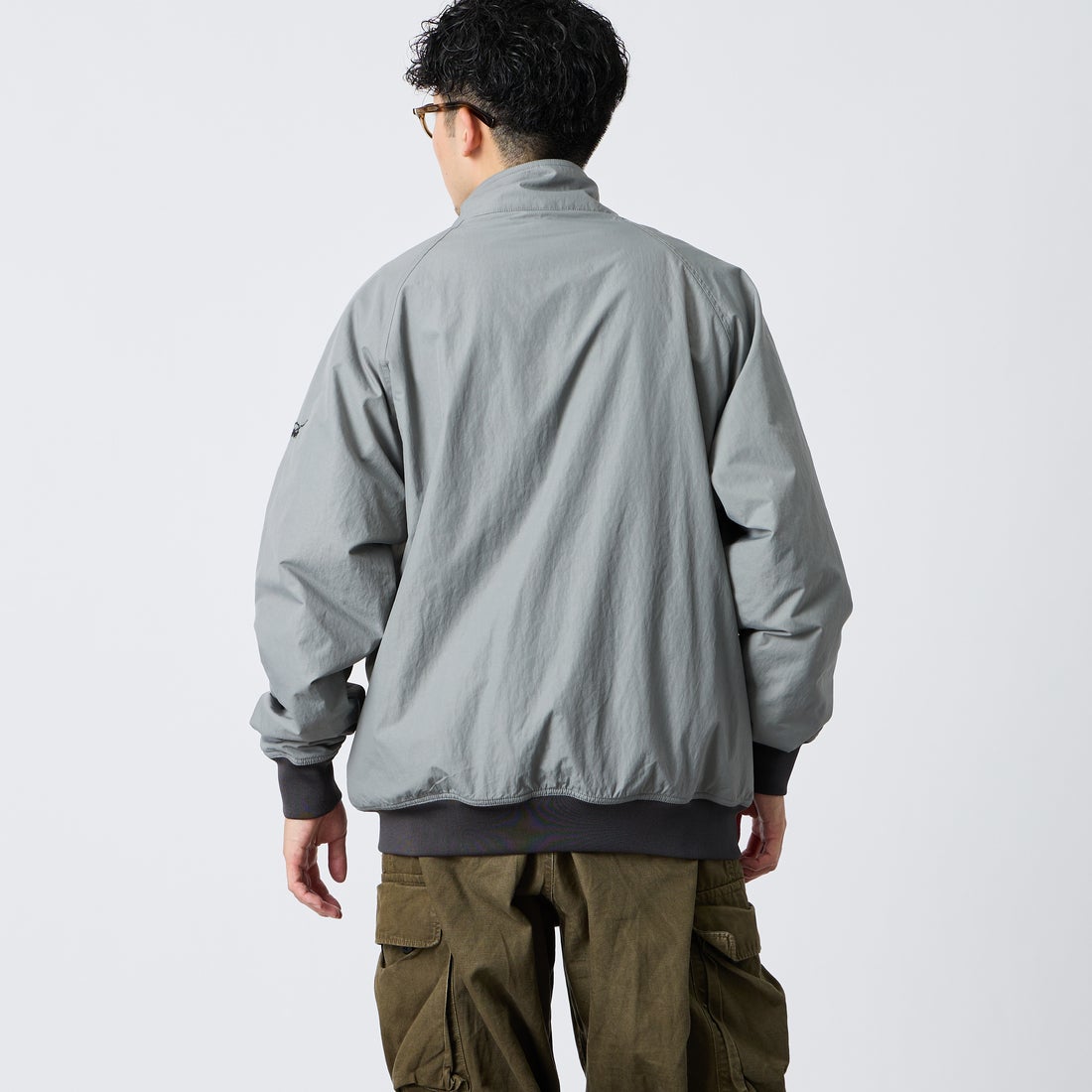 JEANSFACTORY × NANGA [ジーンズファクトリー × ナンガ] 別注 裏フリースブルゾン [NW2609-JF] GRAY &&モデル身長：168cm 着用サイズ：L&&