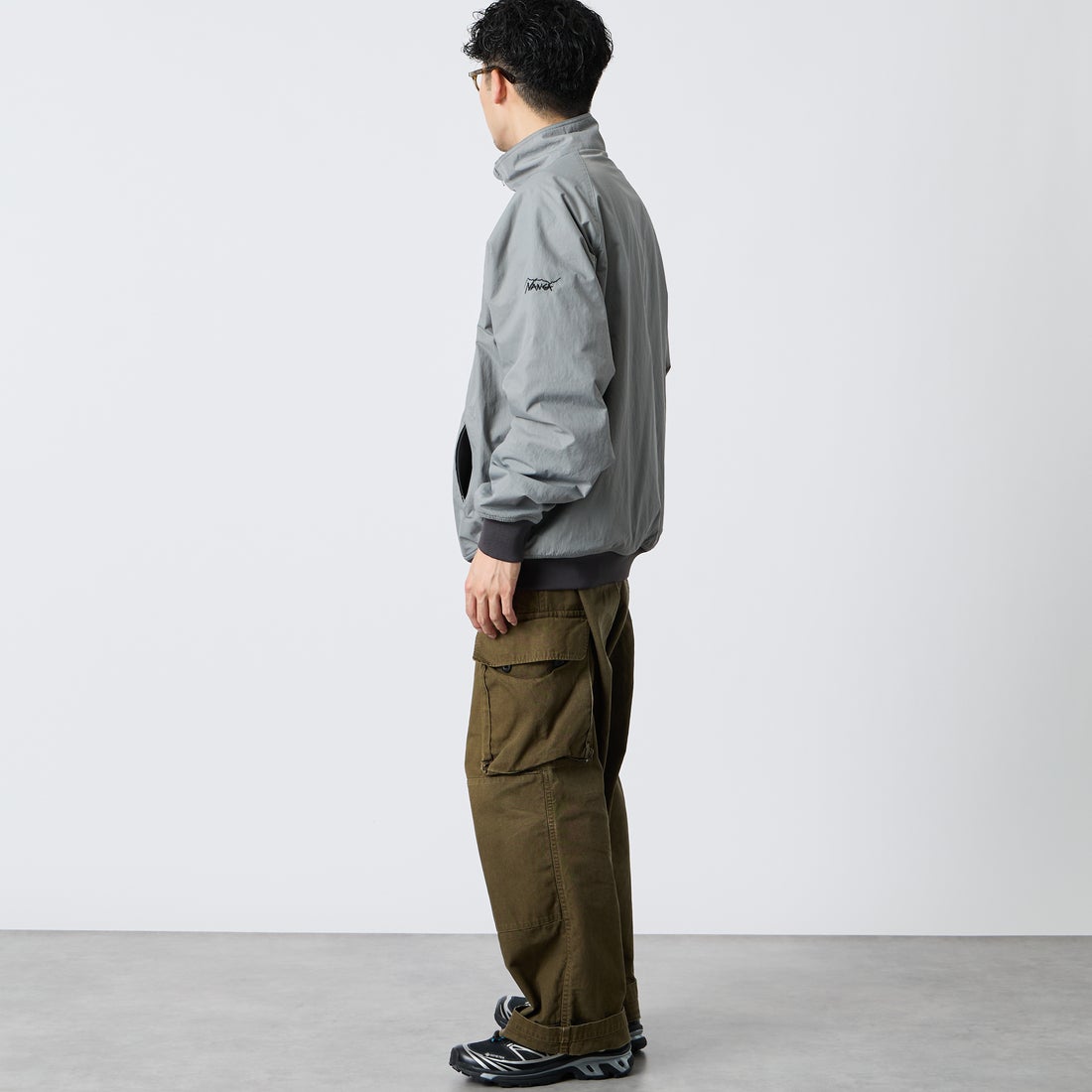 JEANSFACTORY × NANGA [ジーンズファクトリー × ナンガ] 別注 裏フリースブルゾン [NW2609-JF] GRAY &&モデル身長：168cm 着用サイズ：L&&