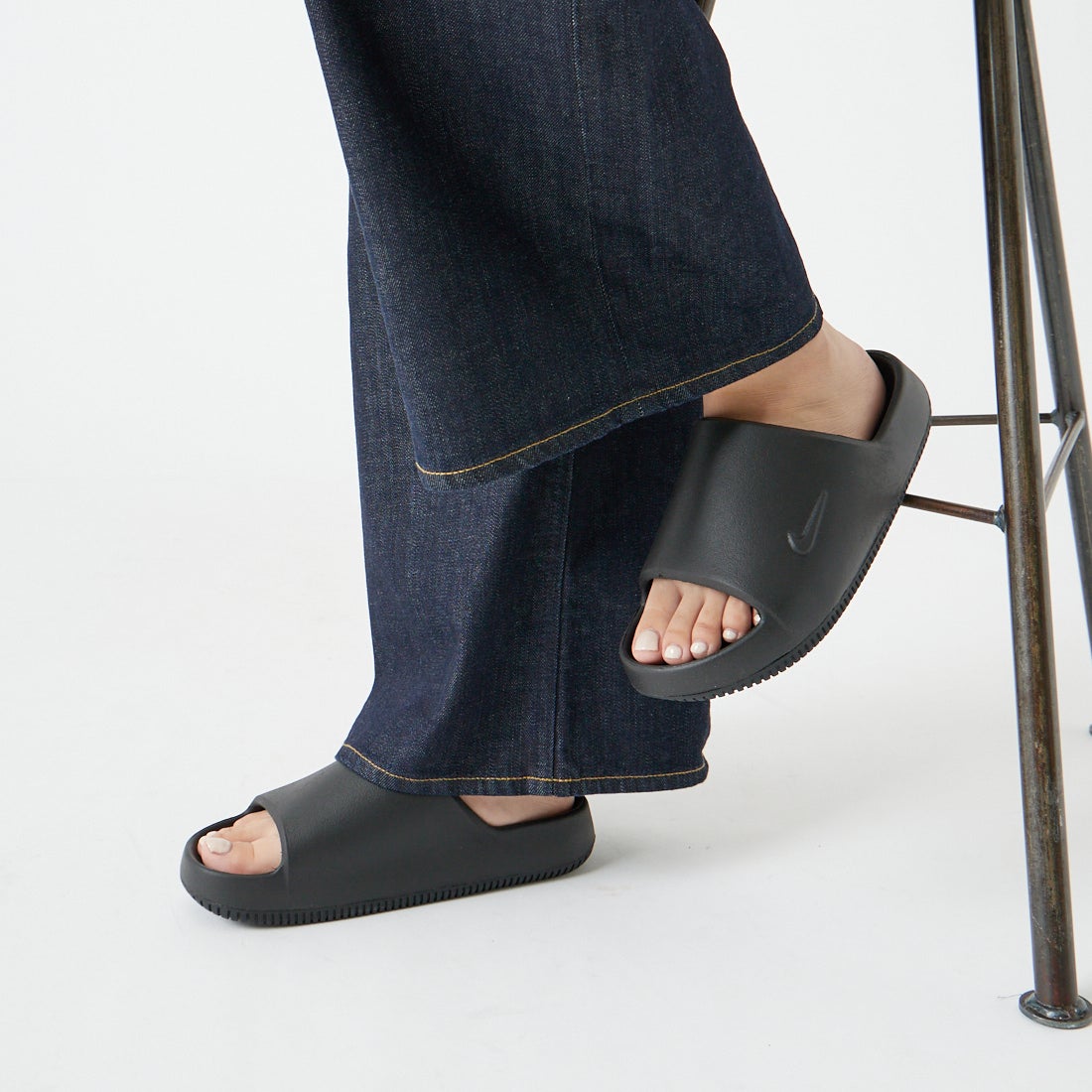 001 BLACK
