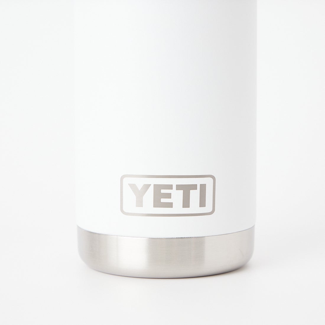 YETI [イエティ] ランブラー 18ozストローウォーターボトル [18OZ-BOTTLE-WITH-STR] WHITE