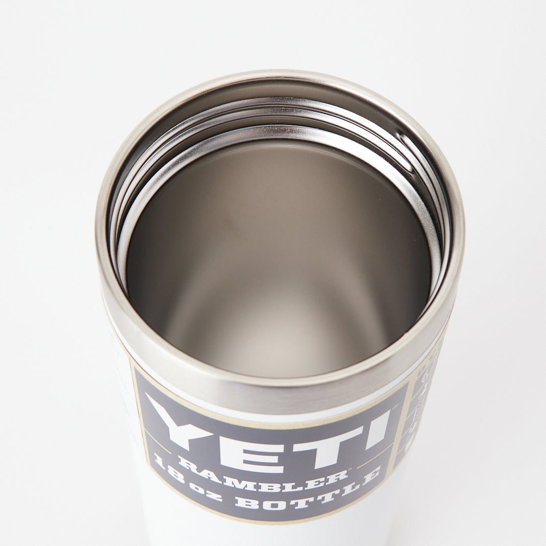 YETI [イエティ] ランブラー 18ozストローウォーターボトル [18OZ-BOTTLE-WITH-STR] WHITE
