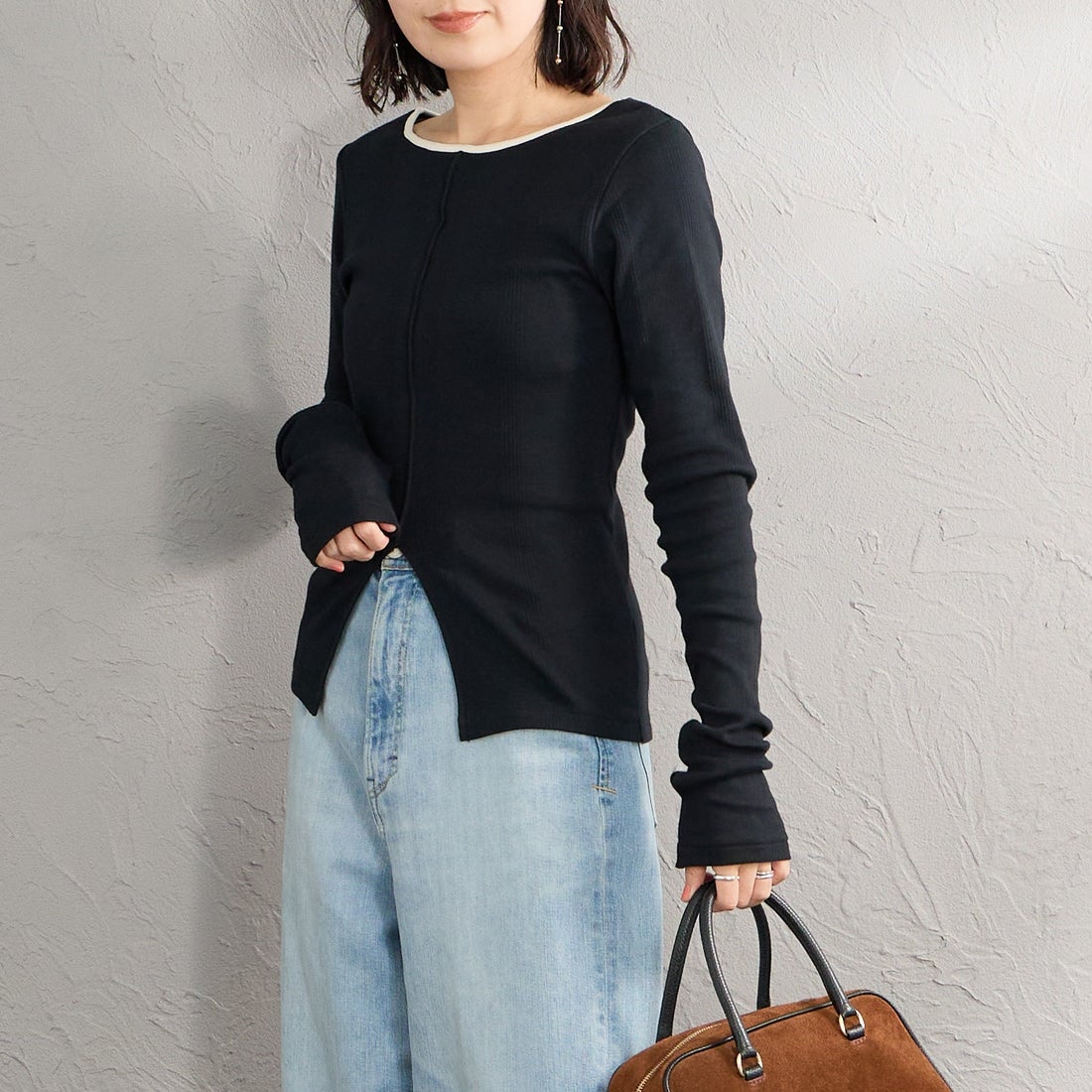 Robert P.Miller [ロバートピーミラー] 別注 スリット入り ボートネックカットソー [RM264-2042IN-JF] BLACK &&モデル身長：160cm 着用サイズ：F&&