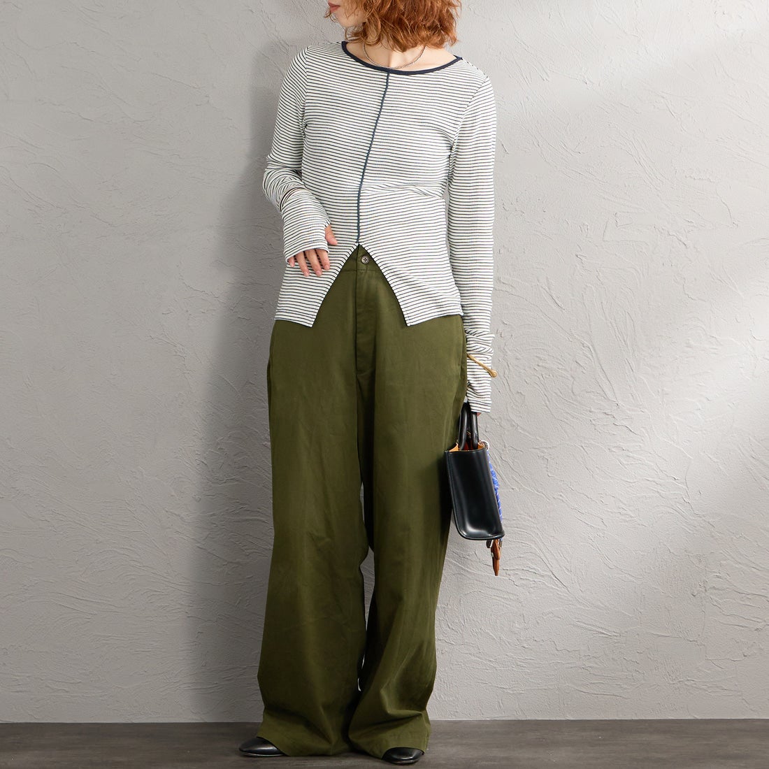 Robert P.Miller [ロバートピーミラー] 別注 スリット入り ボートネックカットソー [RM264-2042IN-JF] NAVY &&モデル身長：158cm 着用サイズ：F&&