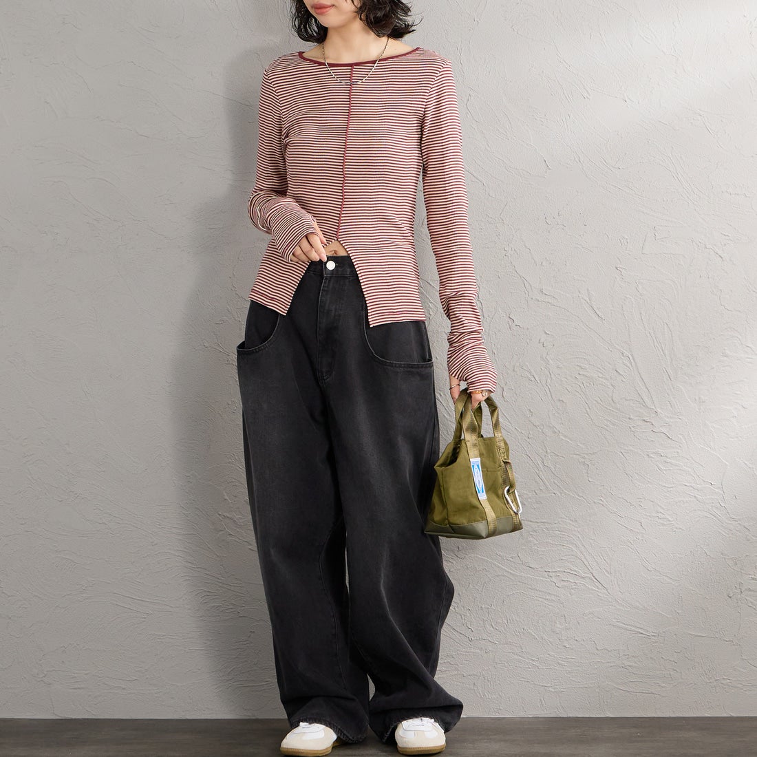 Robert P.Miller [ロバートピーミラー] 別注 スリット入り ボートネックカットソー [RM264-2042IN-JF] CLAY &&モデル身長：162cm 着用サイズ：F&&