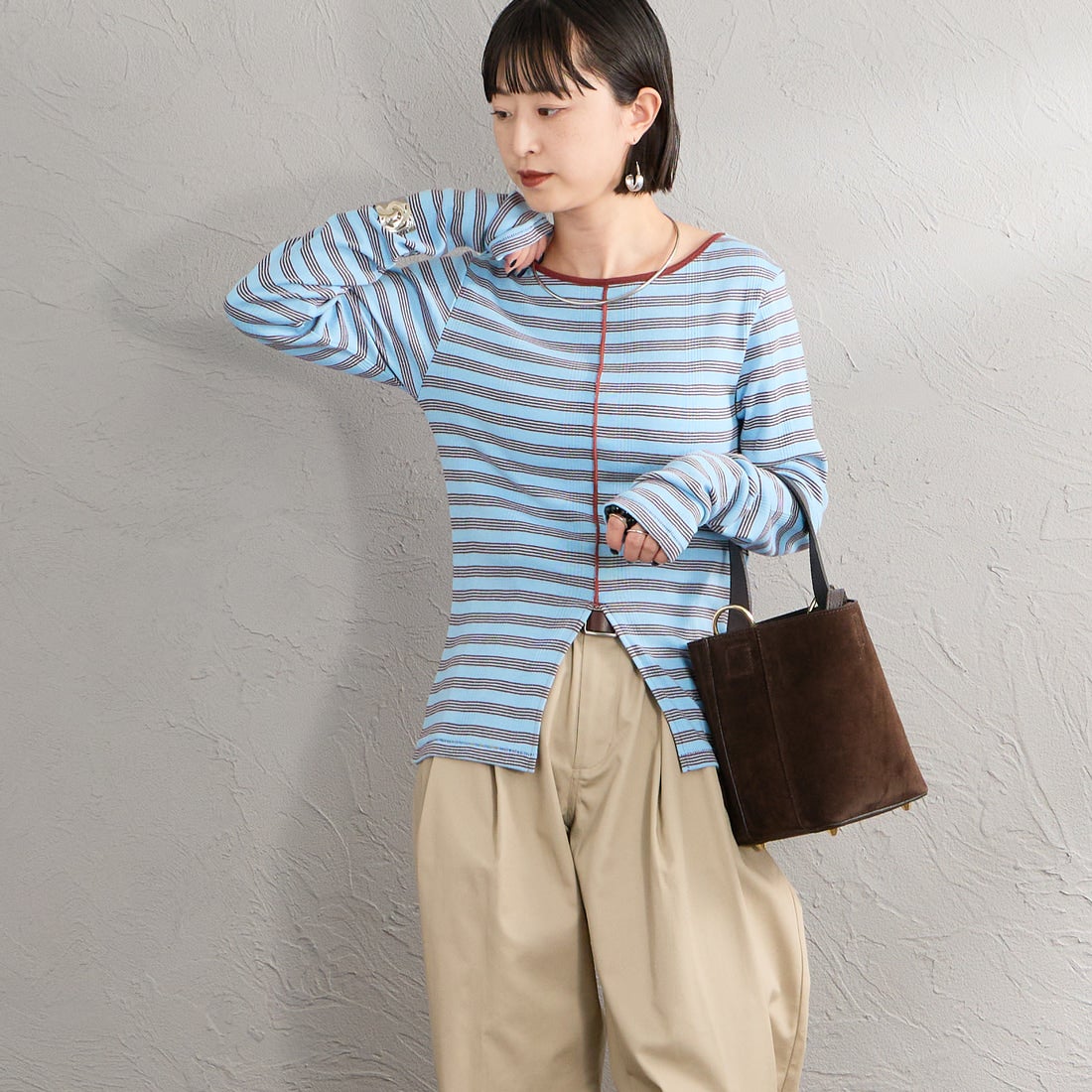 Robert P.Miller [ロバートピーミラー] 別注 スリット入り ボートネックカットソー [RM264-2042IN-JF] BLUE BERRY &&モデル身長：150cm 着用サイズ：F&&