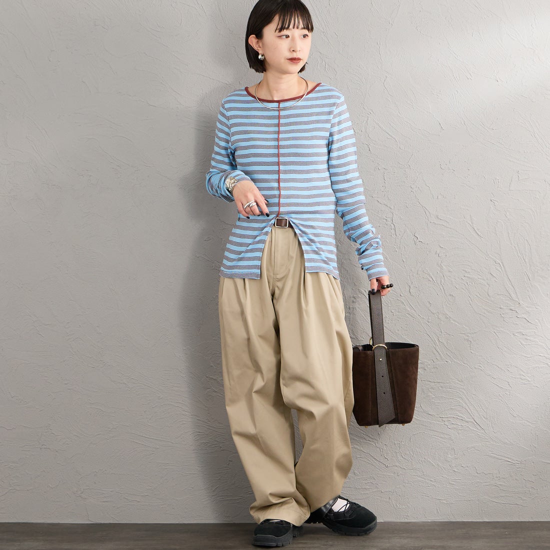 Robert P.Miller [ロバートピーミラー] 別注 スリット入り ボートネックカットソー [RM264-2042IN-JF] BLUE BERRY &&モデル身長：150cm 着用サイズ：F&&