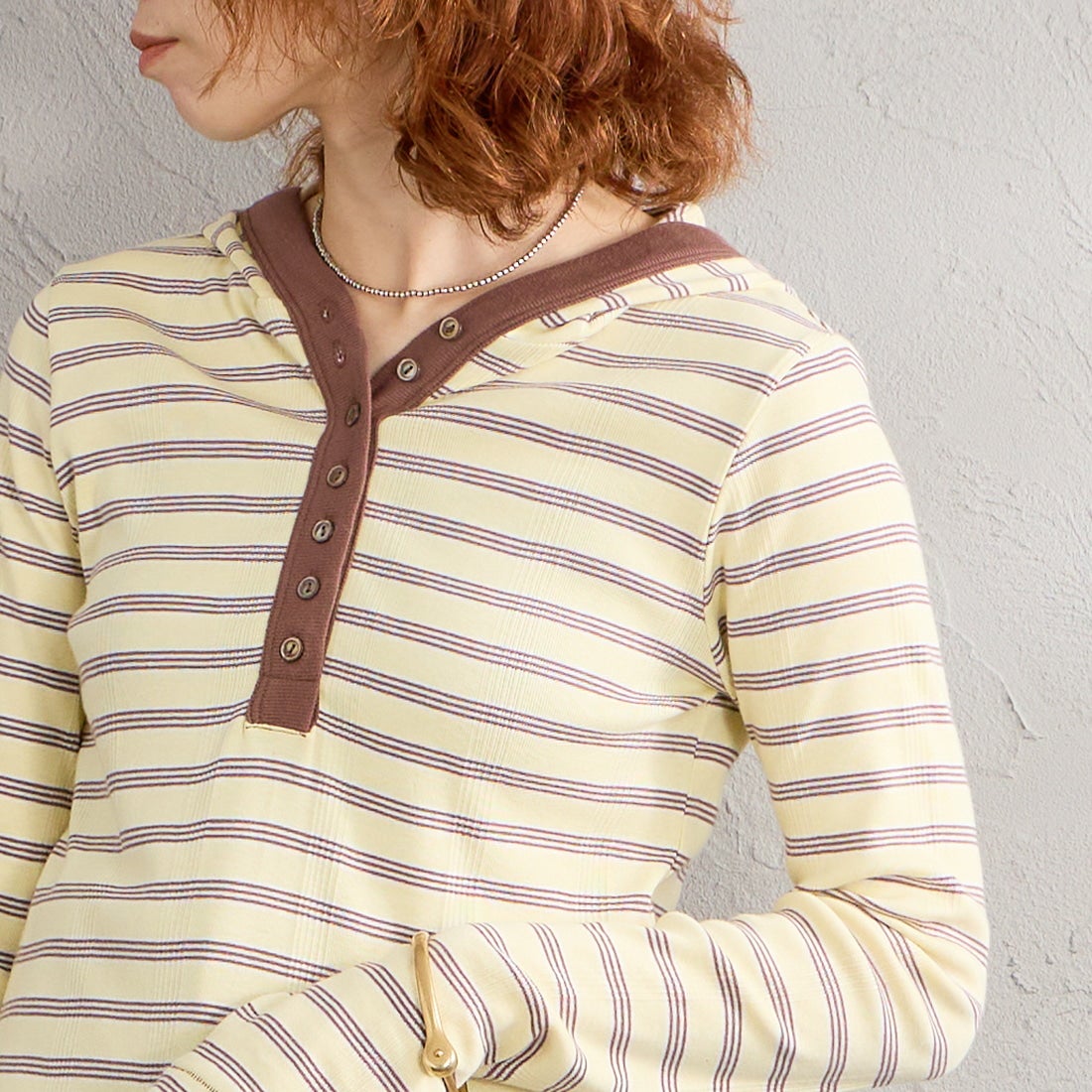 Robert P.Miller [ロバートピーミラー] 別注 ヘンリーネックフードカットソー [RM264-2283IN-JF] BANANA &&モデル身長：158cm 着用サイズ：F&&