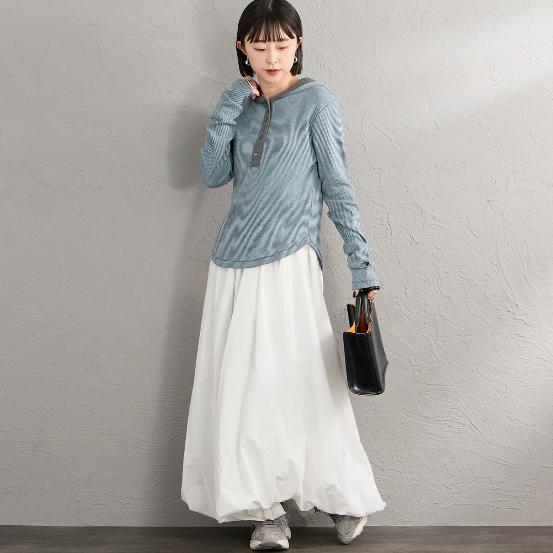 Robert P.Miller [ロバートピーミラー] 別注 ヘンリーネックフードカットソー [RM264-2283IN-JF] CLOUD &&モデル身長：150cm 着用サイズ：F&&
