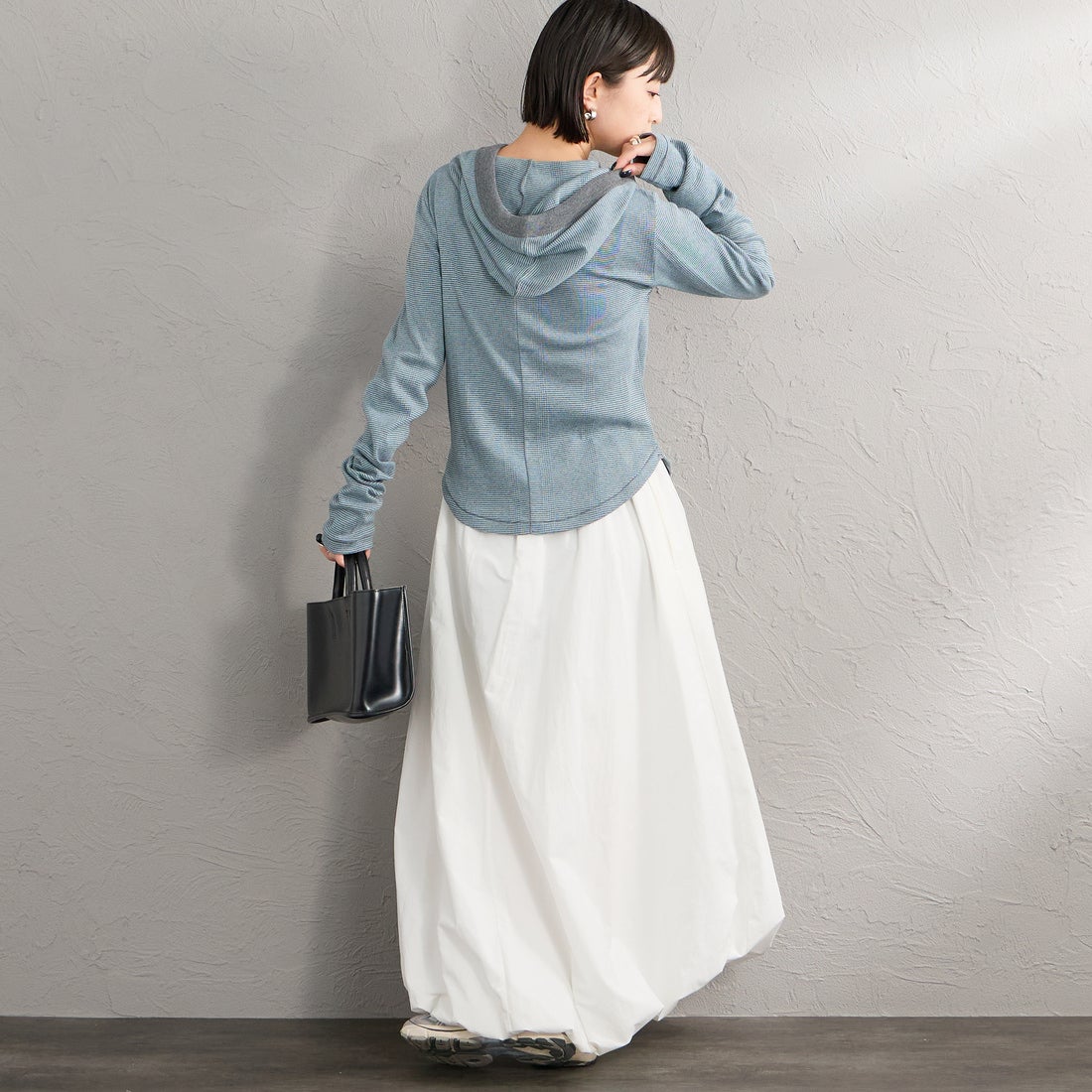 Robert P.Miller [ロバートピーミラー] 別注 ヘンリーネックフードカットソー [RM264-2283IN-JF] CLOUD &&モデル身長：150cm 着用サイズ：F&&