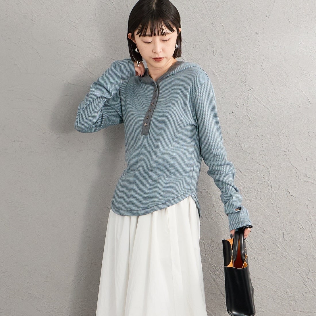 Robert P.Miller [ロバートピーミラー] 別注 ヘンリーネックフードカットソー [RM264-2283IN-JF] CLOUD &&モデル身長：150cm 着用サイズ：F&&