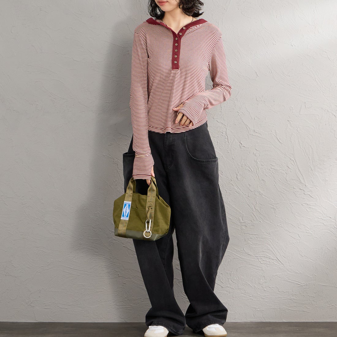 Robert P.Miller [ロバートピーミラー] 別注 ヘンリーネックフードカットソー [RM264-2283IN-JF] CLAY &&モデル身長：162cm 着用サイズ：F&&